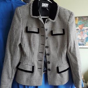 DKNY wool/ Cashmere black & white fashion jacket 6